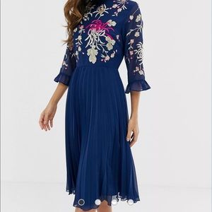 ASOS DESIGN Embroidered Pleated MIDI Dress - US 6